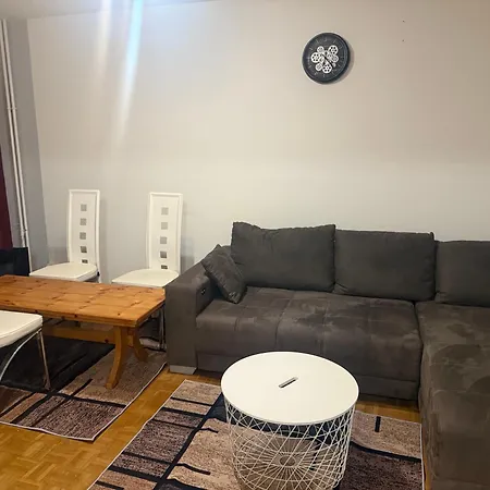 Mym Now In Apartamento Berna